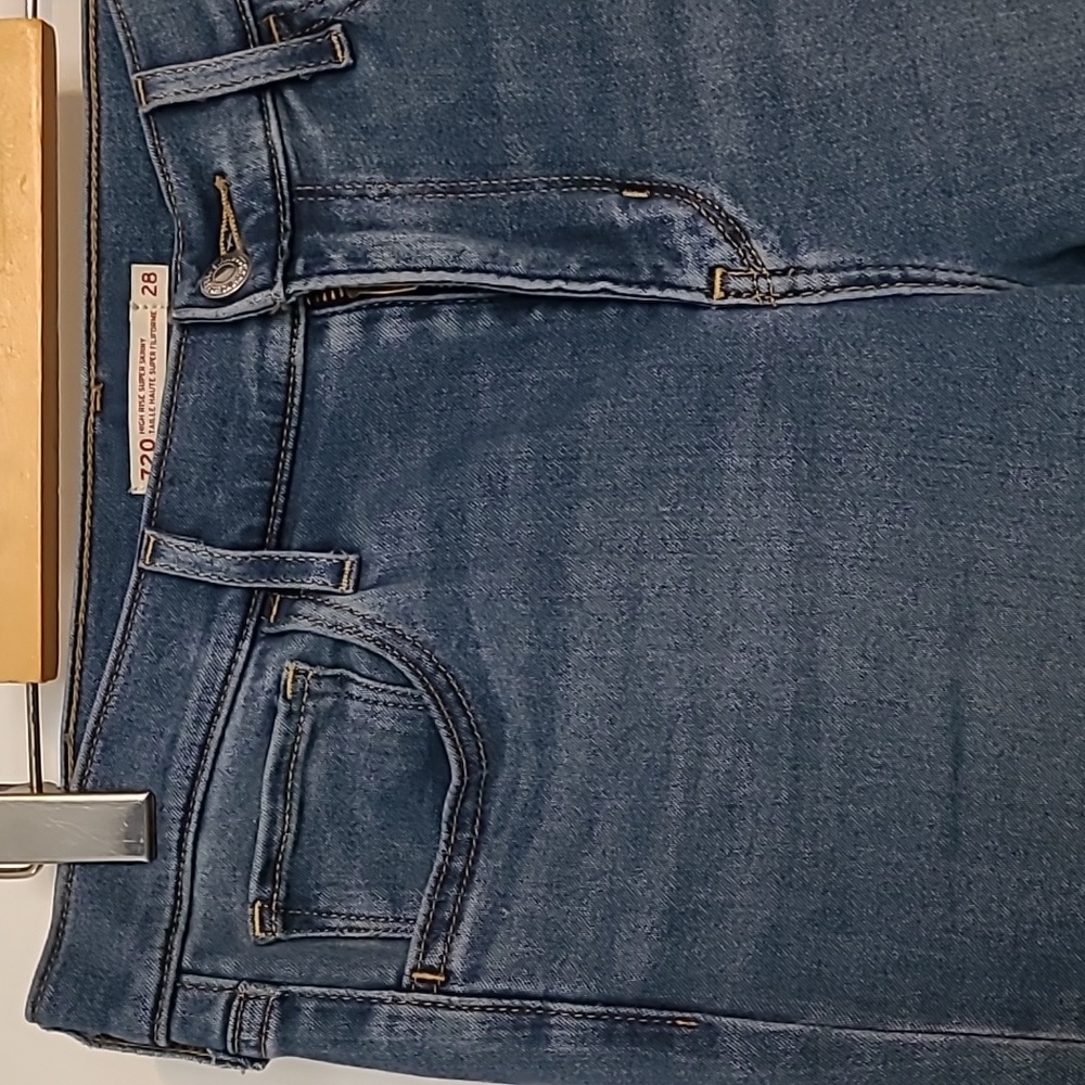 Levi's - Picture 3 of 3